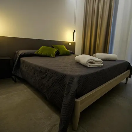 Affittacamere Domus Smeralda 4*