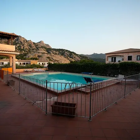 Domus Smeralda בית הארחה