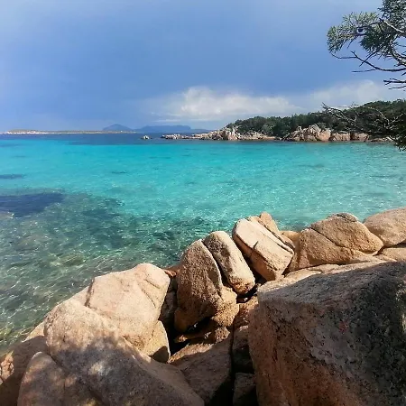 בית הארחה Domus Smeralda 4*